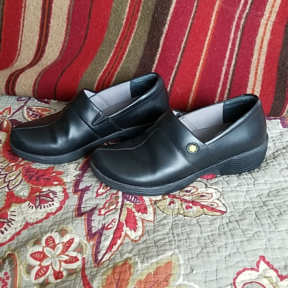 Dansko Work Wonders